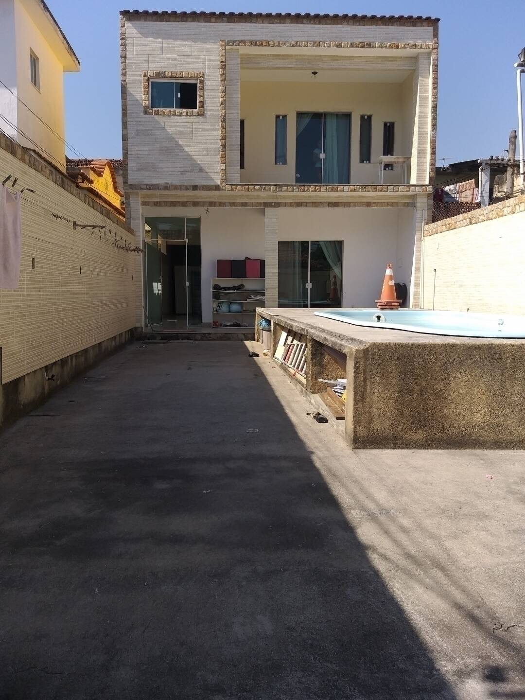 30- Quintal e piscina vaga de garagem