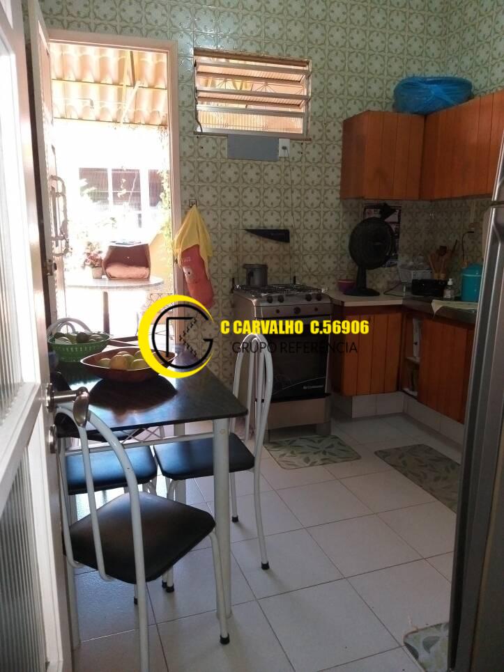 Casa à venda com 3 quartos, 200m² - Foto 17